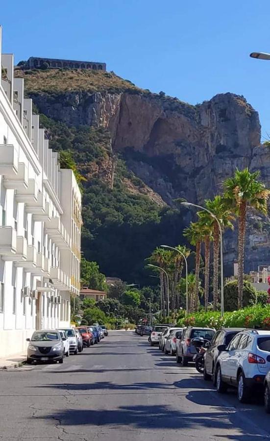Casa Domitilla Vista Mare - Spiagge, Storia & Relax Wifi - Netflix Terracina Ngoại thất bức ảnh